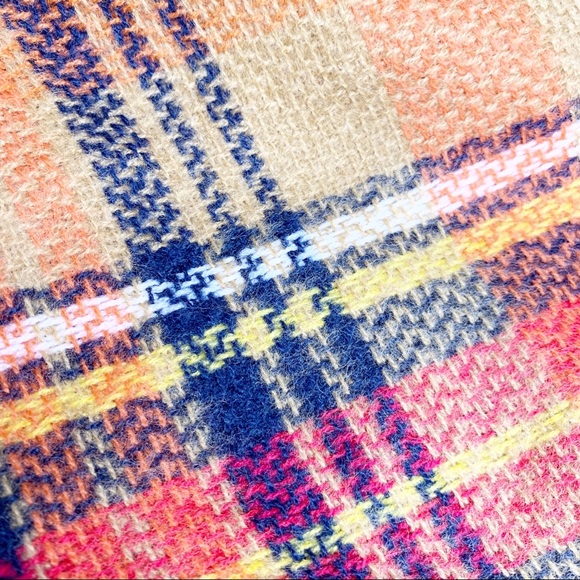 5⭐️Rated! Cozy Plaid Blanket Scarf - Picture 2 of 8